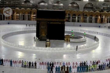 Masjidil Haram dan Masjid Nabawi segera dibuka kembali