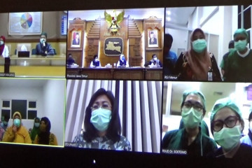 Temu daring gubernur dengan dokter perempuan dari Satgas COVID-19