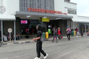 37 perjalanan kereta api Bandung kembali dikurangi