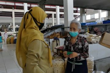 Warga pasar di Temanggung patuhi pakai masker
