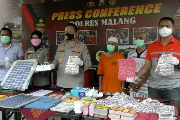 Polisi tangkap pembuat obat ilegal di Malang