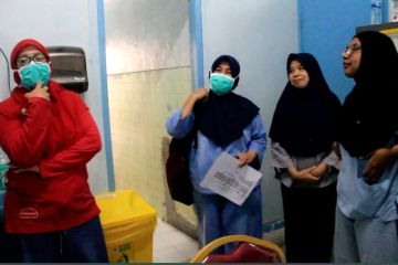 Cerita perawat dari ruang isolasi RSUD Achmad Mochtar