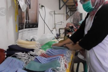 Penjahit pakaian di Pangkalpinang jahit ribuan masker kain