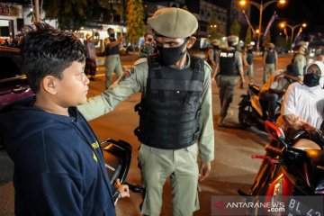 Patroli penerapan wajib masker di Aceh