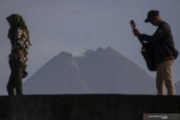 Gunung Merapi mengalami 44 kali gempa guguran