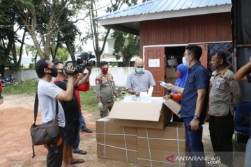 Tangani COVID-19, Sultra dibantu ribuan alat "rapid test" dari swasta