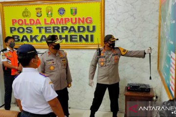 Polisi putar balik ratusan kendaraan hendak menyeberang dari Bakauheni