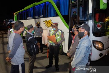 Razia bus pemudik tujuan Sidoarjo di Bali