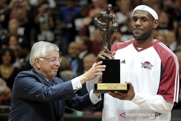 Ketika Sang Raja LeBron James rengkuh gelar MVP NBA perdananya