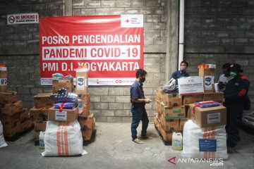 PMI Yogyakarta salurkan bantuan APD bagi tenaga medis