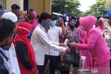 Ditpolairud Polda Aceh salurkan bantuan sembako untuk pekerja bandara