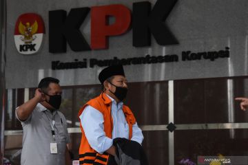 KPK mendalami penerimaan uang terkait pemberian izin usaha di Sidoarjo