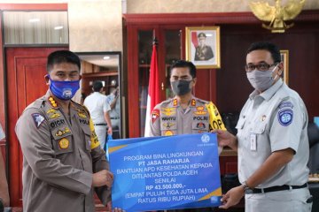Polda Aceh terima sumbangan puluhan APD tangani COVID-19