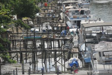 Operasional kapal pesiar ke Mentawai terhenti