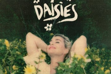 Katy Perry kembali bermusik lewat lagu "Daisies" dan album baru