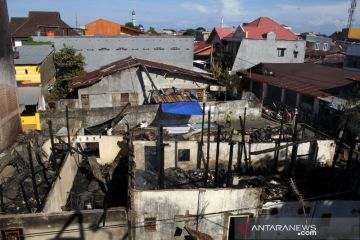 Kebakaran rumah padat penduduk di Makassar