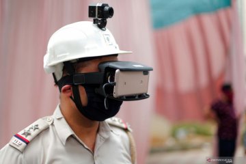 Polisi pantau suhu penumpang saat lockdown di India