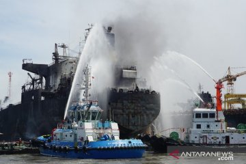Kapal tanker terbakar di Pelabuhan Belawan Sumatera Utara