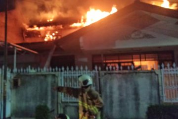 Rumah dua lantai di Pulogadung ludes terbakar diduga akibat korsleting