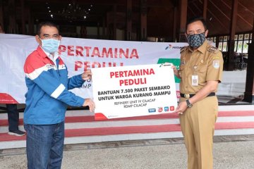 Warga Cilacap-Jateng terdampak COVID-19 dibantu sembako Pertamina