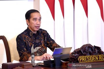 Presiden Jokowi dan para menteri tunaikan zakat secara daring