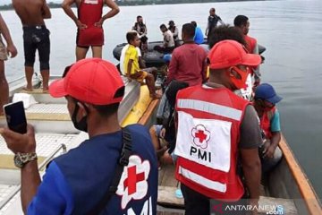 PMI bantu evakuasi pesawat jatuh di Danau Sentani Papua