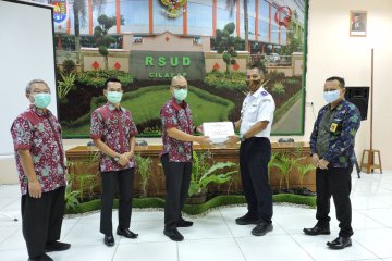 Bandara Tunggul Wulung salurkan bantuan APD ke RSUD Cilacap