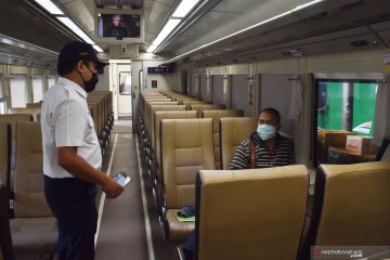 10 penumpang naik turun KA Luar Biasa di Semarang hari ini