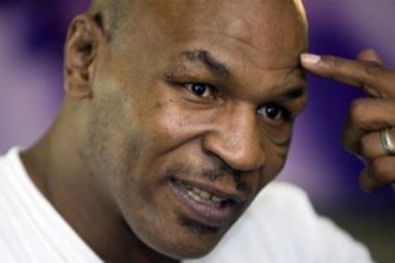 Mike Tyson naik ring tinju lagi