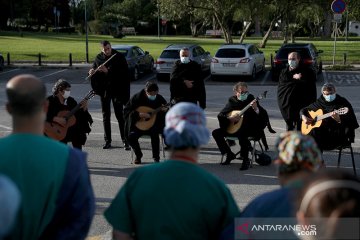 Konser musik untuk perawat di Lisbon