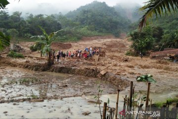 Banjir-longsor di Bogor puluhan rumah terendam dan tertimbun