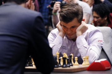 Juara dunia Magnus Carlsen gelar turnamen catur online