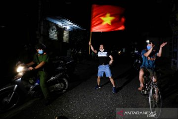 Suka cita warga Vietnam usai berakhirnya karantina wilayah
