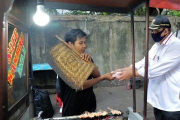 Kemenkop bagikan masker gratis untuk pelaku UMKM