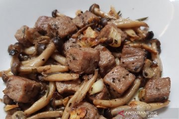 Menu Ramadhan - Tumis daging saikoro jamur