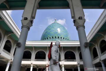 Pemerintah larang shalat Idul Fitri masif di masjid dan lapangan