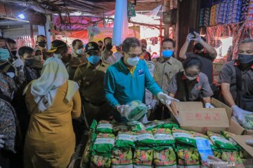 Menteri Perdagangan tinjau Operasi Pasar gula pasir jelang Lebaran di Tangerang
