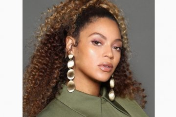 Gaun Beyonce, Jlo sampai Julia Roberts akan dilelang untuk amal