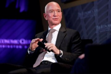 Bos Amazon bakal jadi triliuner pertama dunia
