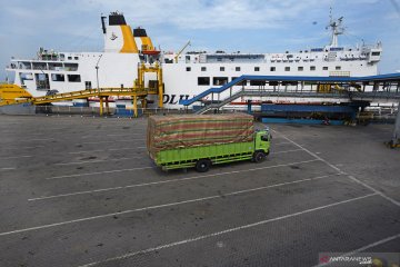 Kondisi pelabuhan Merak lengang