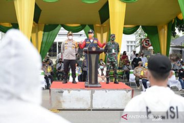 PSBB di Riau ditandai dengan penyemprotan disinfektan secara serentak