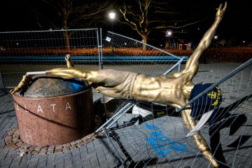 Terus menerus dirusak, patung Zlatan Ibrahimovic akan direlokasi