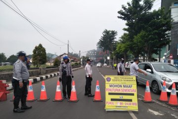 Penutupan jalan di Purwakarta dihentikan menyusul berakhirnya PSBB