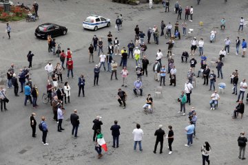 Partai oposisi Italia berunjuk rasa di Roma, langgar aturan pembatasan