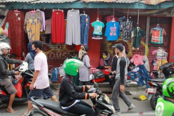 Presiden Jokowi minta petugas terapkan protokol kesehatan di pasar