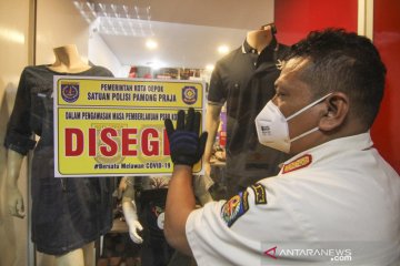 Masih buka saat PSBB, toko pakaian di Depok disegel