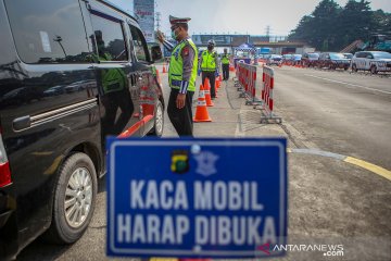 Penyekatan pemudik di tol Cikupa