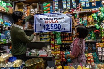 Bulog Sumsel operasi pasar gula di tiga pasar tradisional Palembang