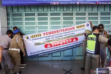 Pusat belanja busana di tutup