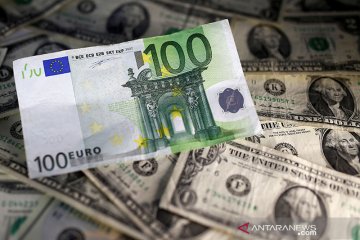 Dolar AS jatuh di tengah momentum penguatan euro